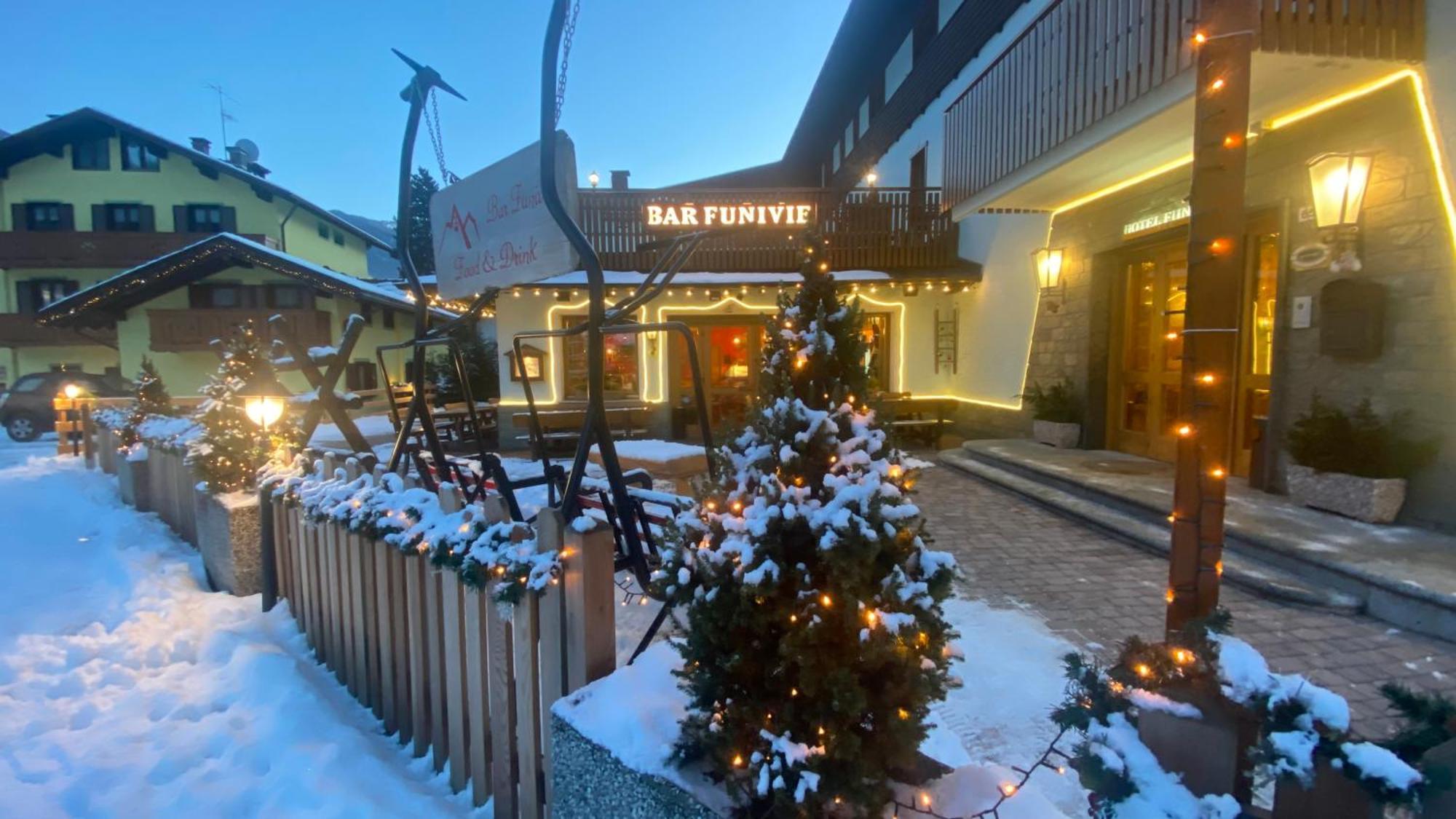 Casteluce Hotel Funivie Pinzolo Exterior photo